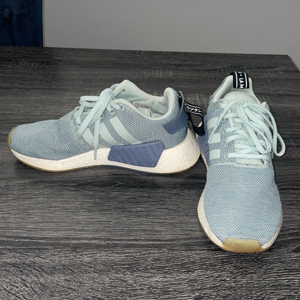 ADIDAS originals NMD R2 boost sneakers size 7